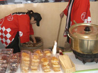 パチンコ店様の新春イベント餅つき大会 イメージ画像